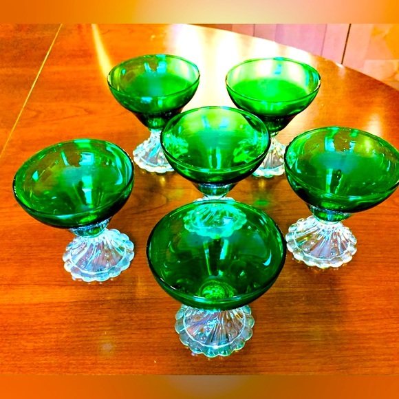 Emerald green Desert Glasses Set Of 6 Green Glasses With Clear Glass Flower Stem - Picture 3 of 8